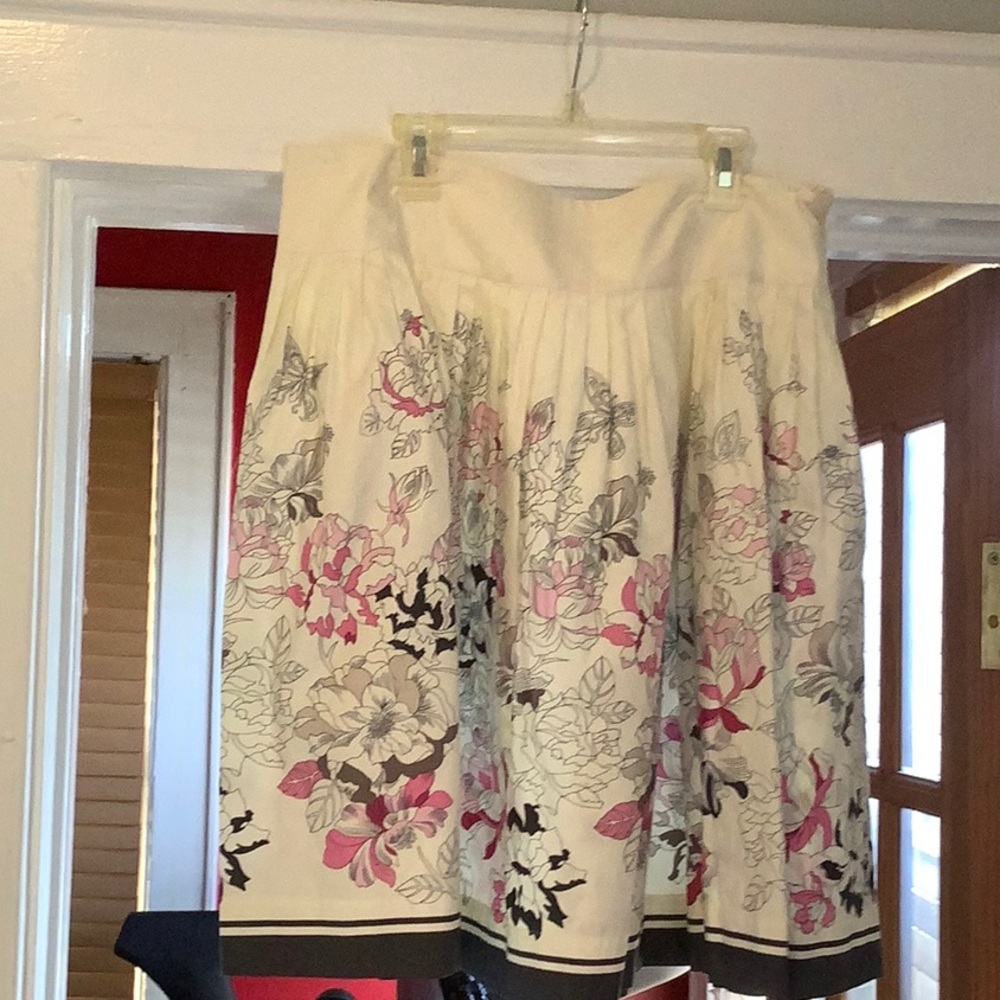 Floral Print Skirt - White and Pink